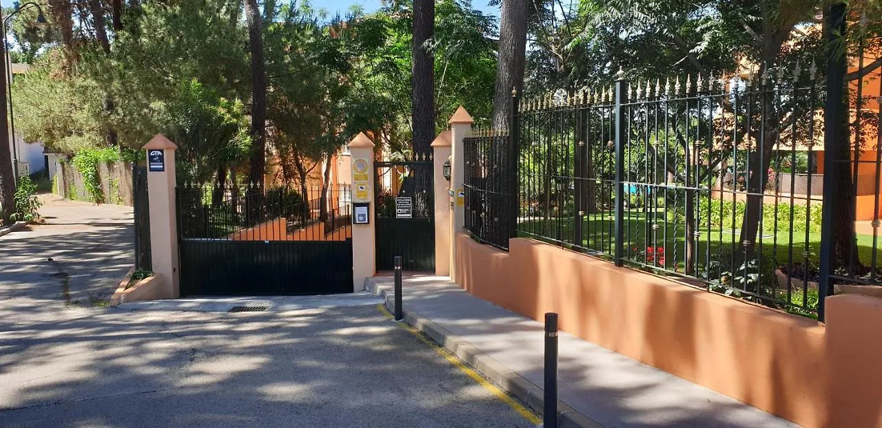 Sunny Apartment In Elviria Marbella