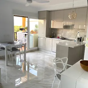 Apartamento Beachfront Romana Playa Elviria, Marbella